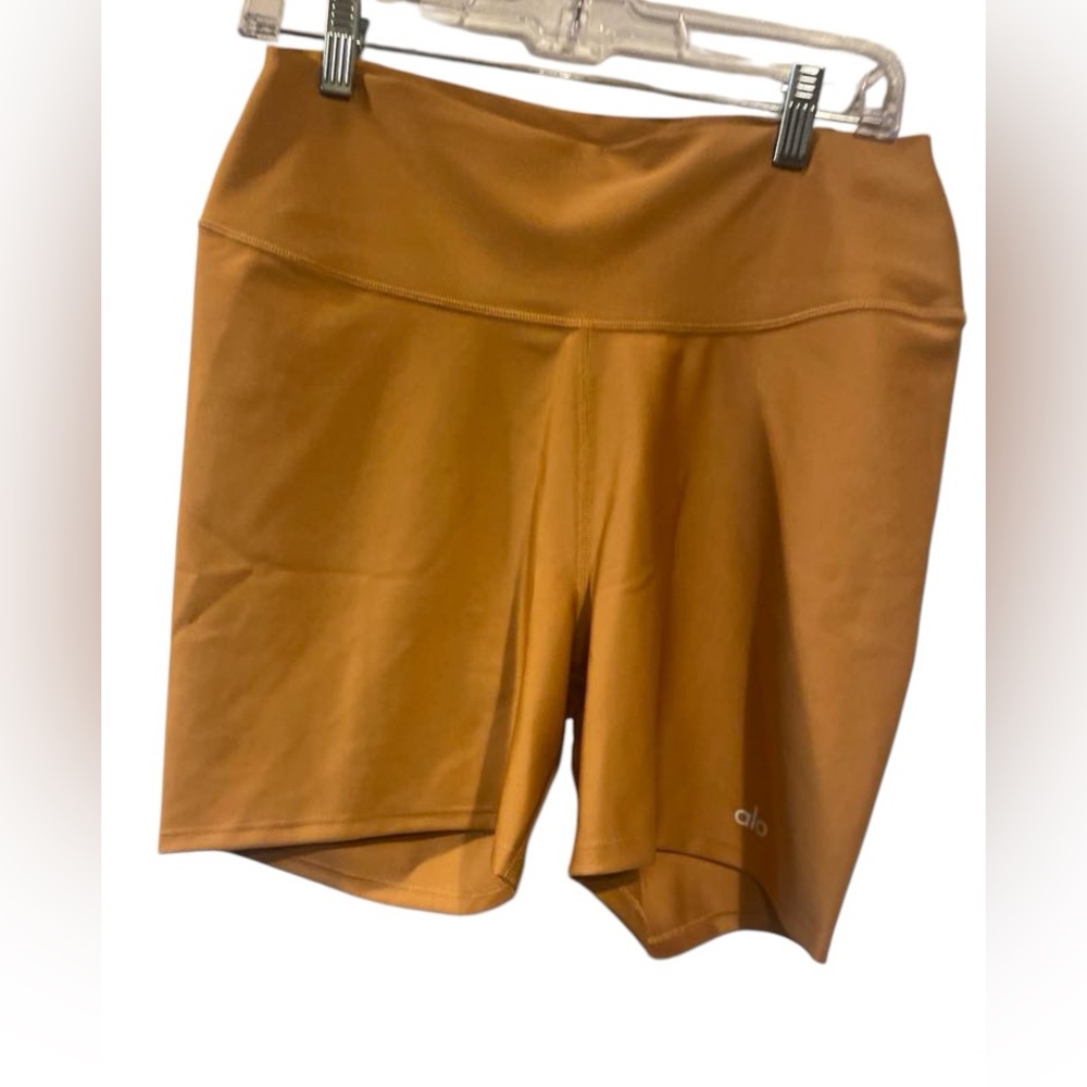 Alo Yoga active shorts Size